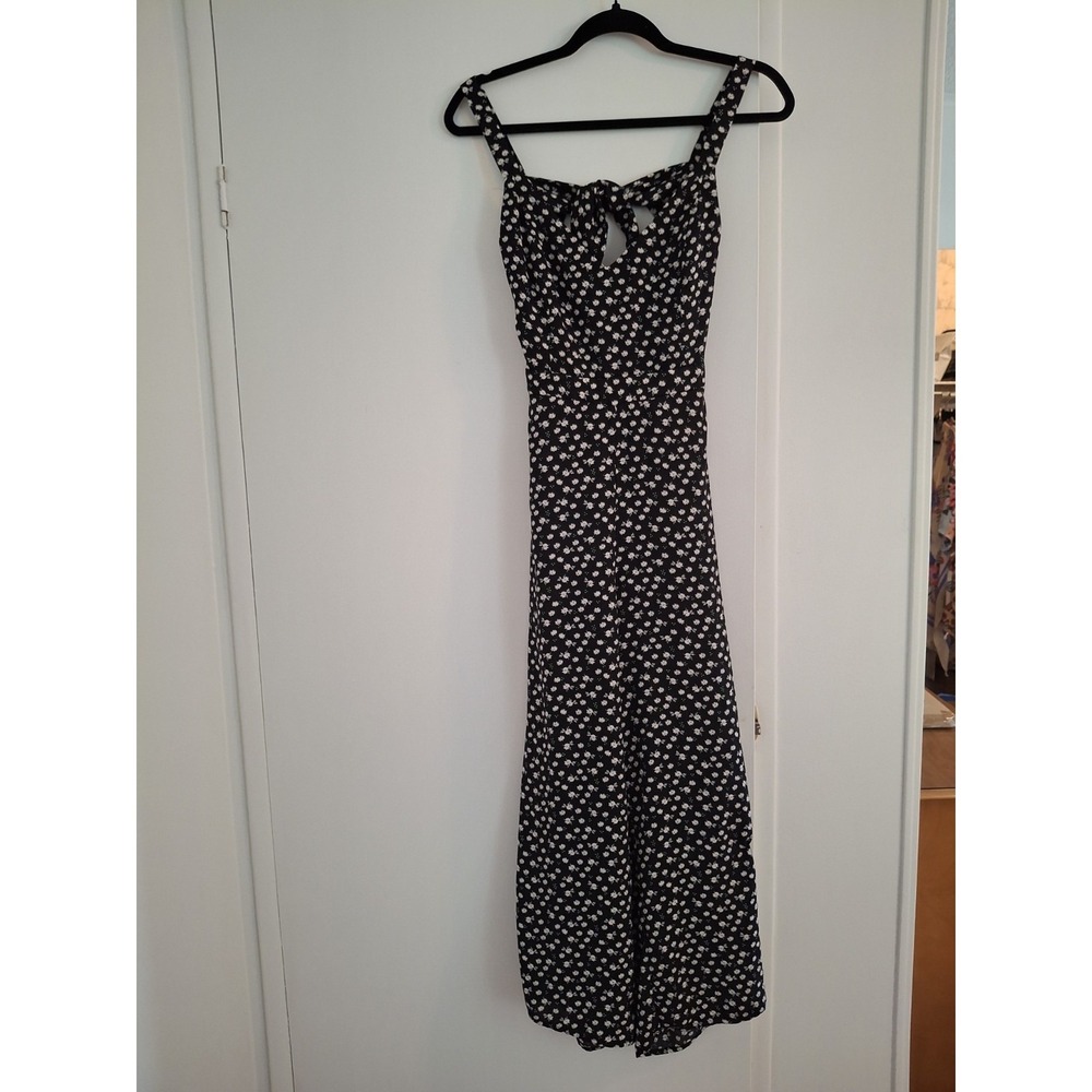 Womans Socialite Black And White Floral Tie Back Romper. Size XS.